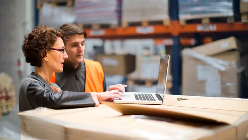DSJ - Female Supply Chain Warehouse Manager With Floor Manager